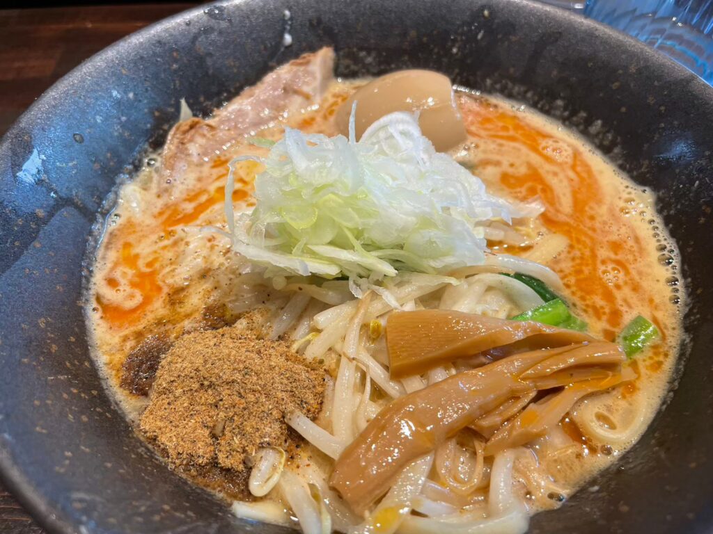 麺や蒼 AOIのラーメン+味玉