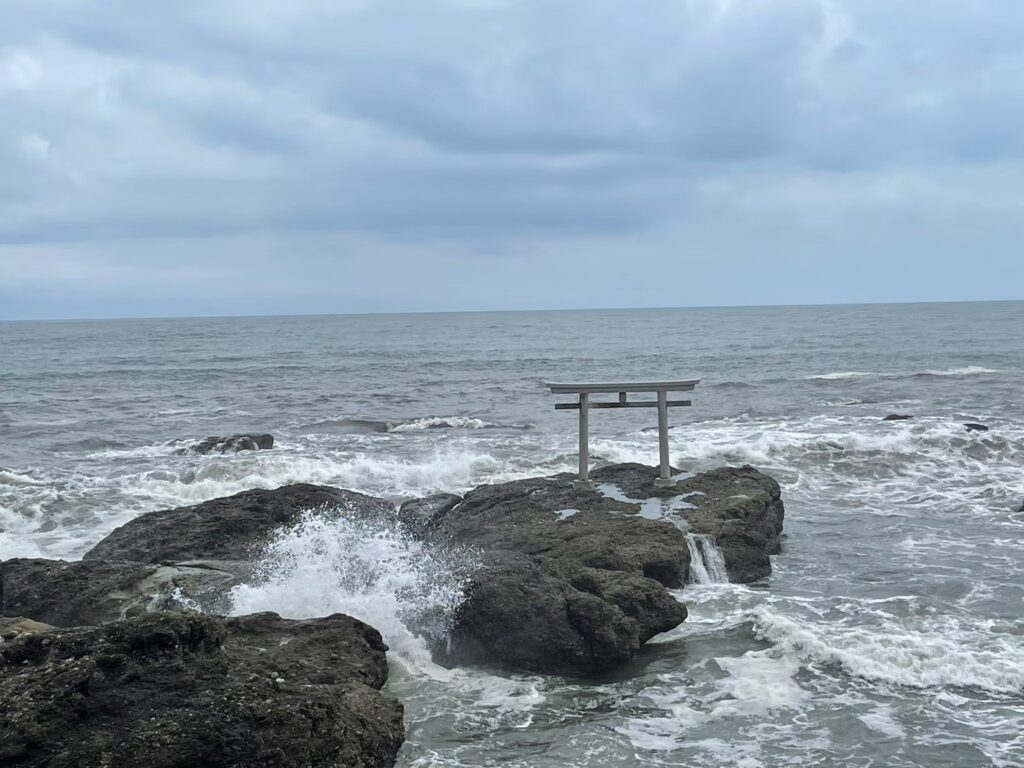 神磯の鳥居