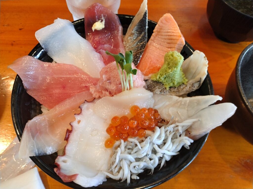 那珂湊おさかな市場の海鮮丼