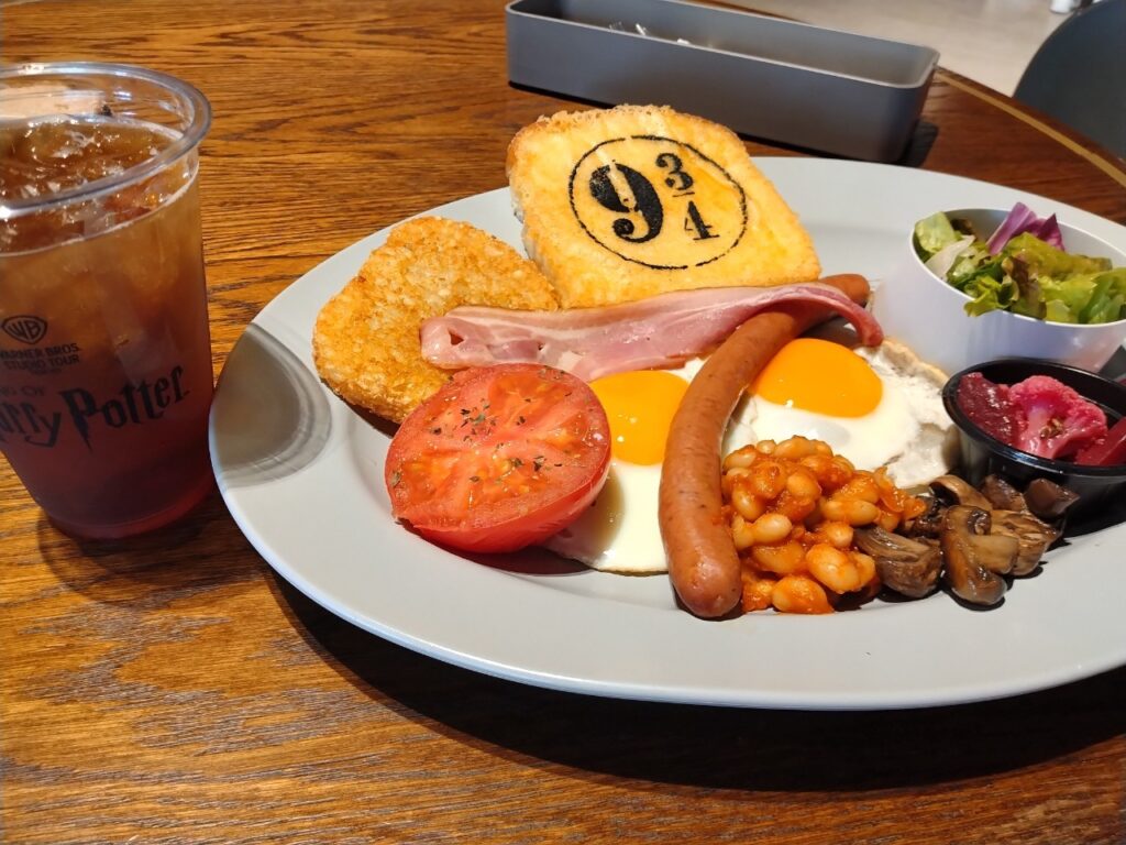 スタジオツアー東京　フードホール　食べ物