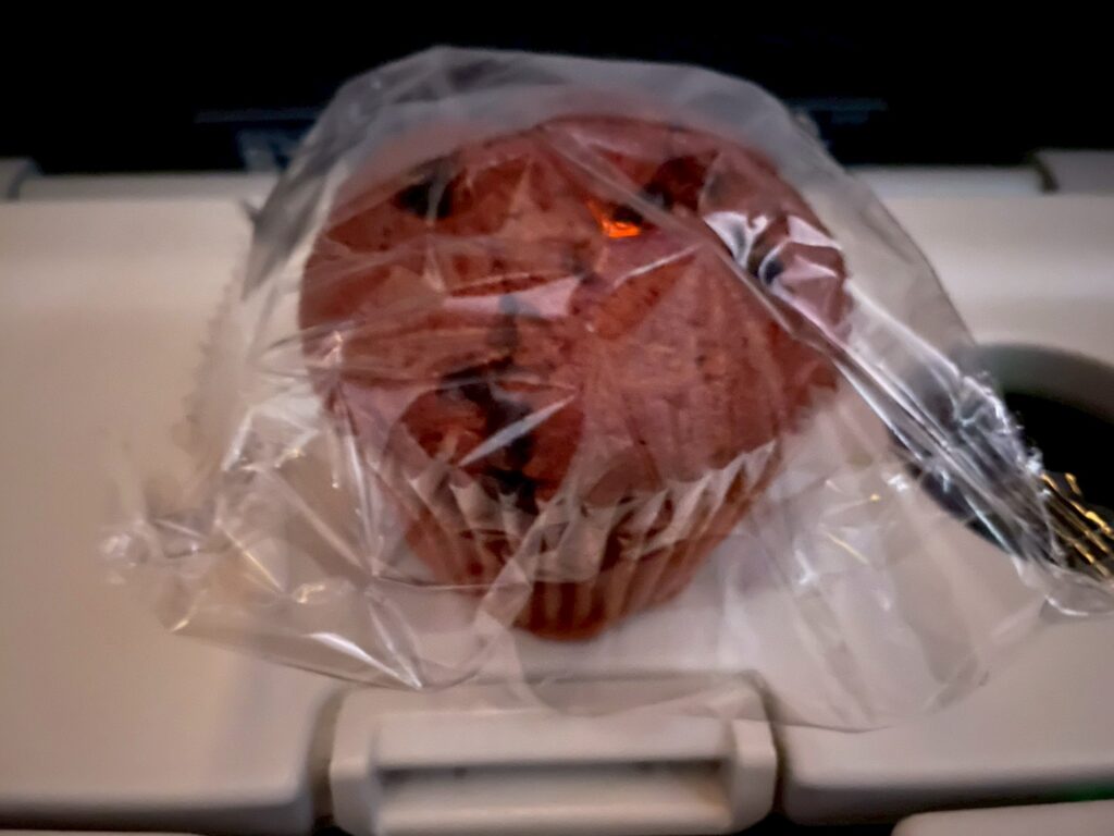 ANA　羽田-ミラノ　軽食　マフィン