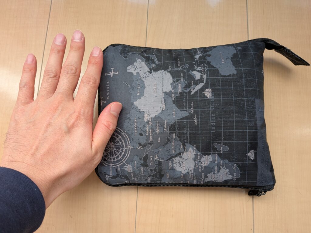 折りたたみボストンバッグ　閉じた状態