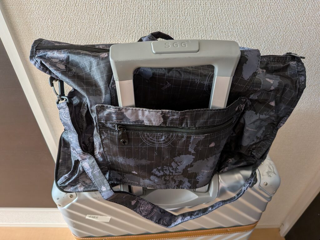 折りたたみボストンバッグ　キャリーオン状態