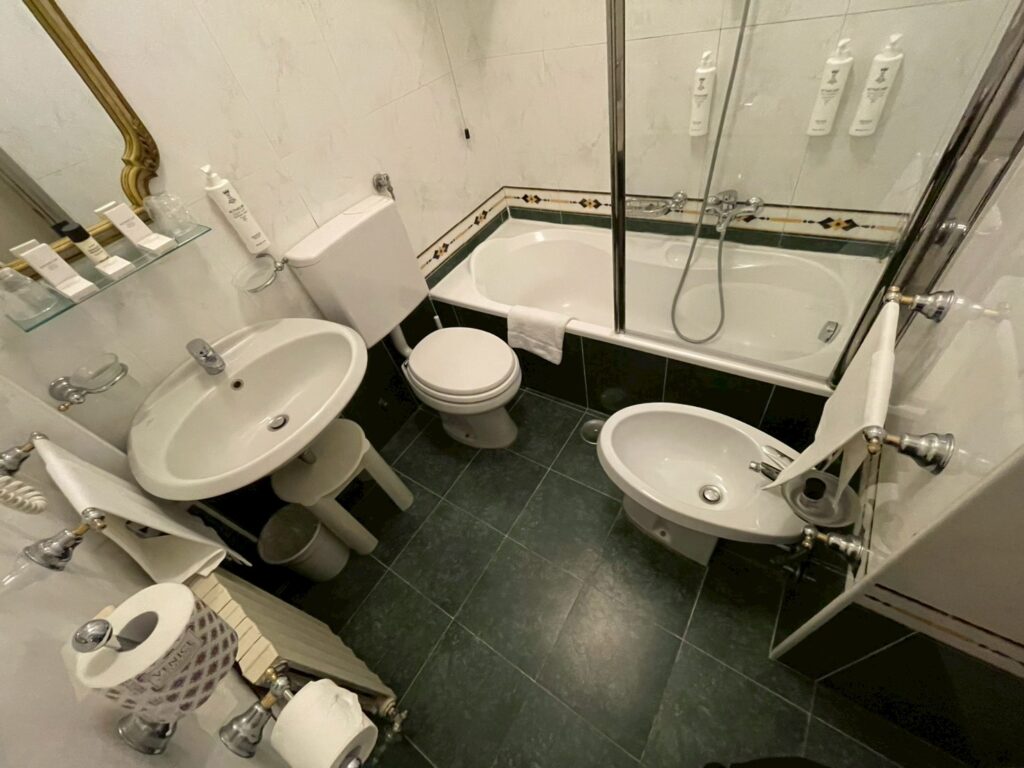 ベネチア　ホテルのお風呂とトイレ
