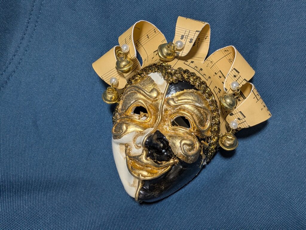 カ・デル・ソルのマスク