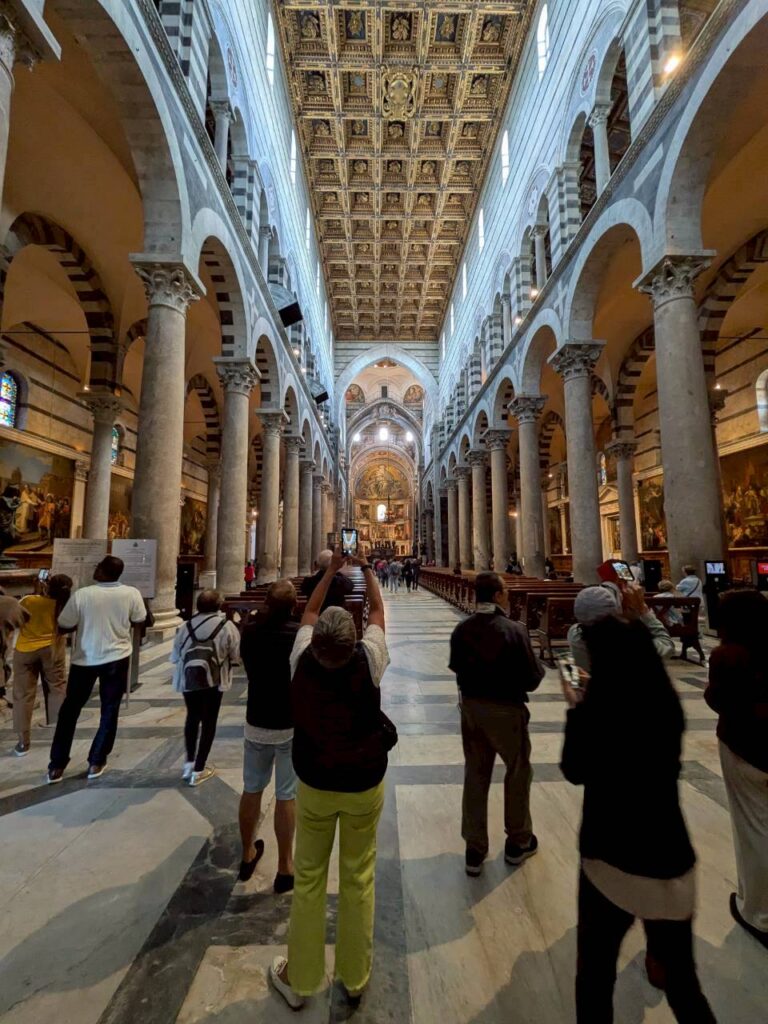 ピサ大聖堂 内観